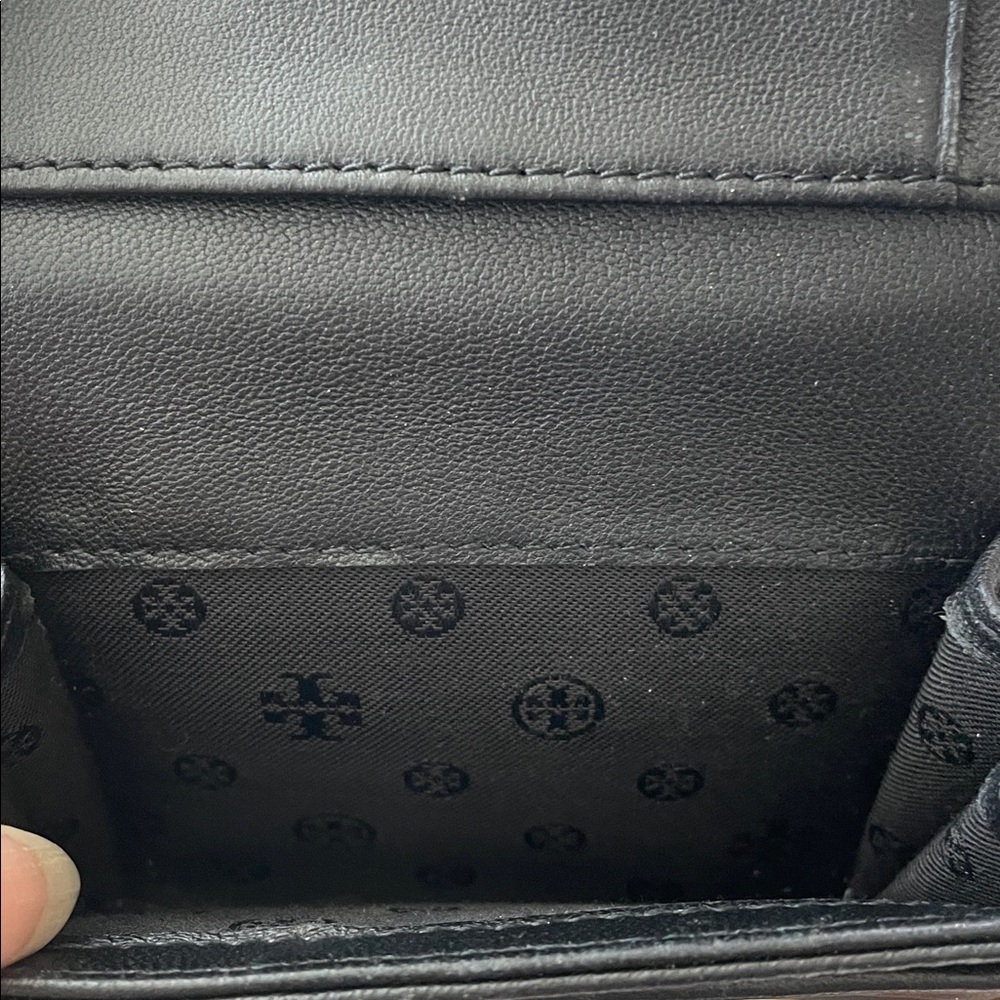 EUC Tory Burch Black Quilted Wallet - Picture 4 of 5
